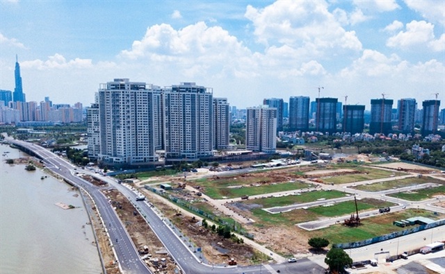 CUỐI NĂM NHÀ ĐẦU TƯ CÂN NHẮC ĐỦ ĐƯỜNG ĐỂ ĐỔ TIỀN VÀO BẤT ĐỘNG SẢN